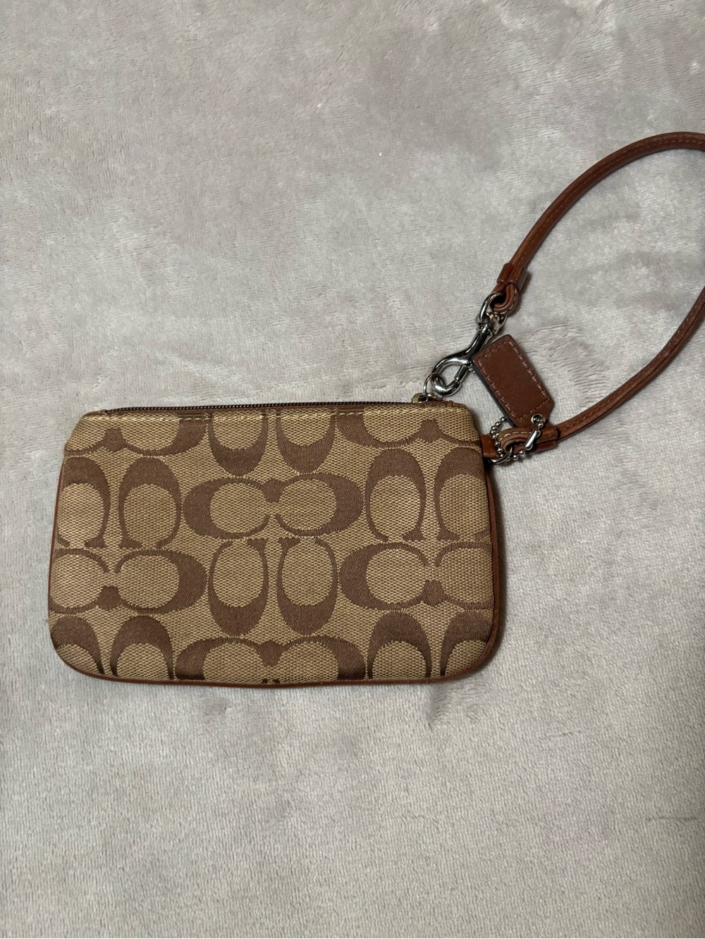 Coach Vintage Signature Wristlet - Picture 4 of 5